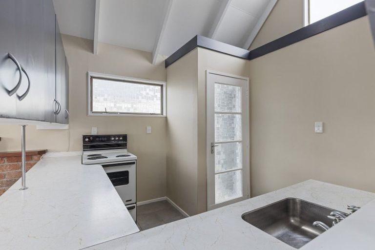 Photo of property in 1/9 Brierley Place, Marfell, New Plymouth, 4310