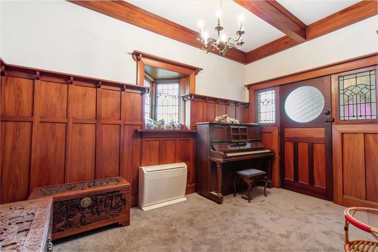 Photo of property in 17 Rhodes Street, Waimate, 7924