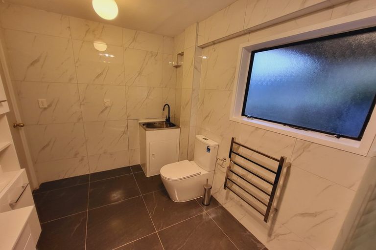 Photo of property in 5 Melia Grove, Goodwood Heights, Auckland, 2105