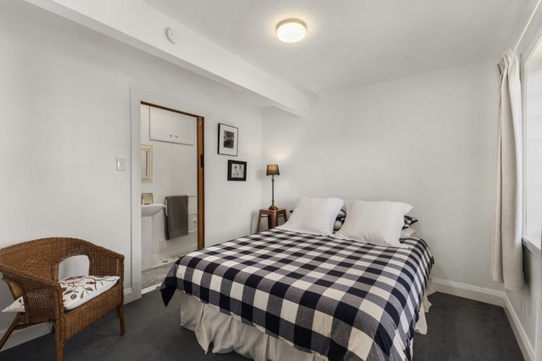 Photo of property in 17 Burrows Avenue, Karori, Wellington, 6012