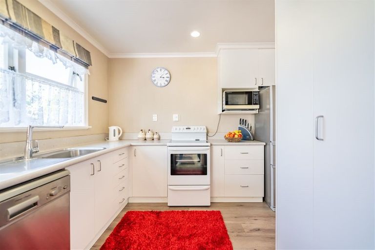 Photo of property in 13 Weka Grove, Elderslea, Upper Hutt, 5018