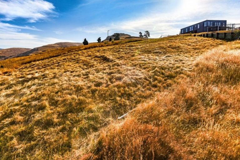 Photo of property in 3 Oxenhope Road, Richmond Hill, Christchurch, 8081