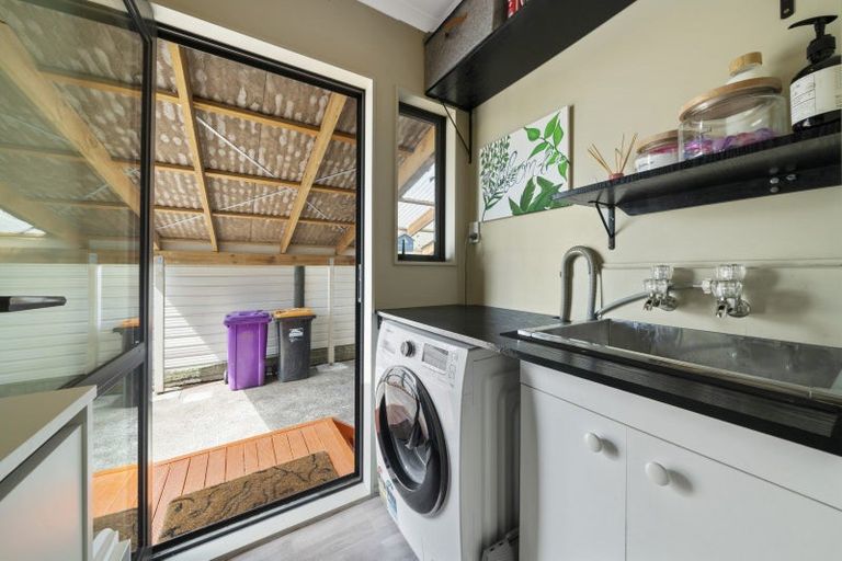 Photo of property in 5 Coromandel Court, Roslyn, Palmerston North, 4414