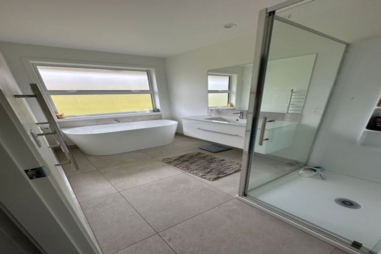 Photo of property in 12 Lochinvar Lane, Acacia Bay, Taupo, 3385