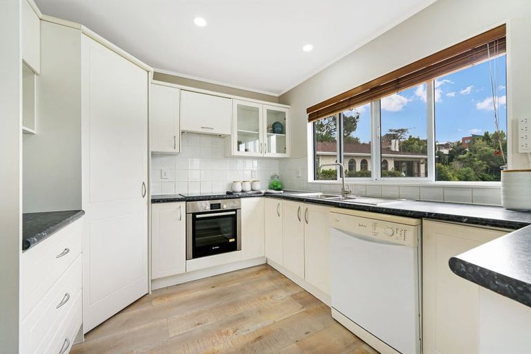 Photo of property in 3/433a East Coast Road, Mairangi Bay, Auckland, 0630