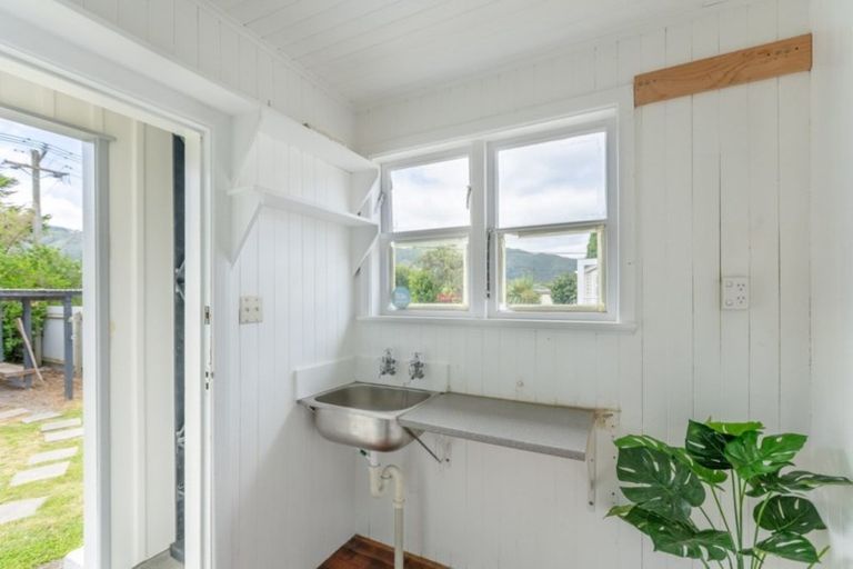 Photo of property in 62 Chapman Crescent, Naenae, Lower Hutt, 5011