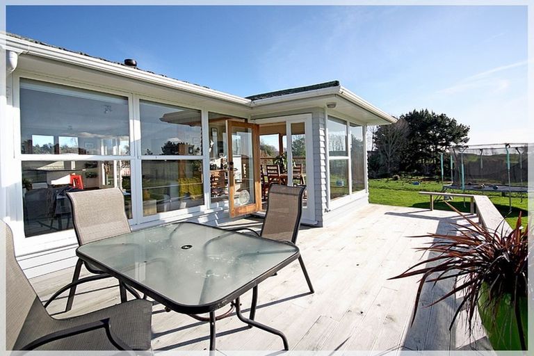 Photo of property in 132 Takapu Road, Manakau, Levin, 5573