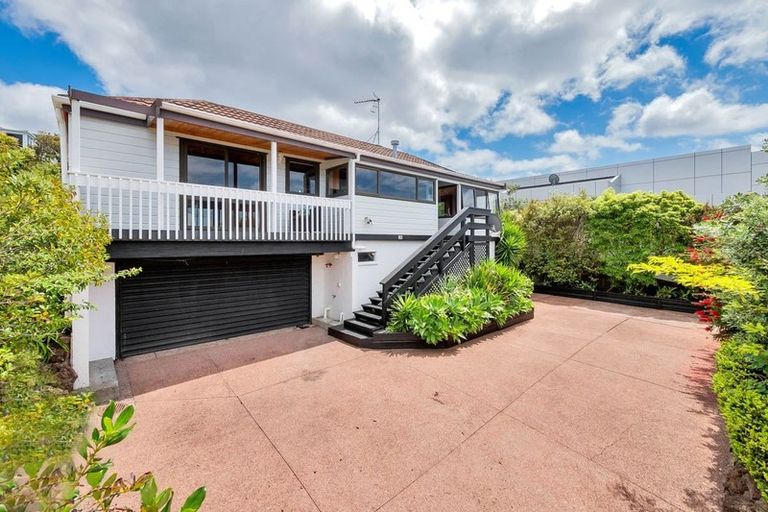 Photo of property in 2/18 Long Bay Drive, Torbay, Auckland, 0630