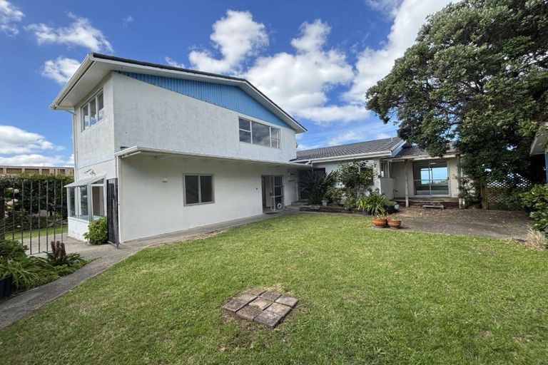 Photo of property in 109 Karaka Street, Castlecliff, Whanganui, 4501