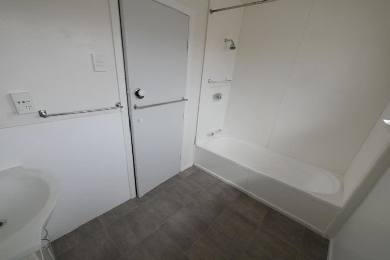 Photo of property in 10 Gills Avenue, Papakura, 2110