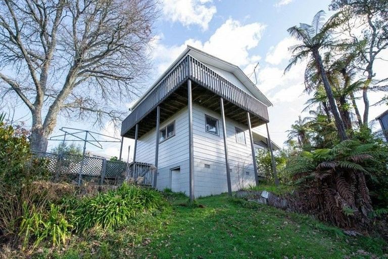 Photo of property in 16 Utuhina Road, Springfield, Rotorua, 3015