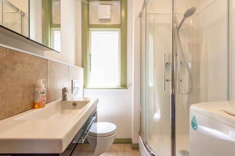 Photo of property in 21af1 Talavera Terrace, Kelburn, Wellington, 6012