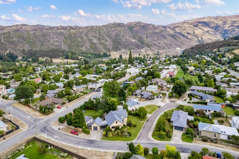 Photo of property in 24 Whitby Street, Clyde, 9330