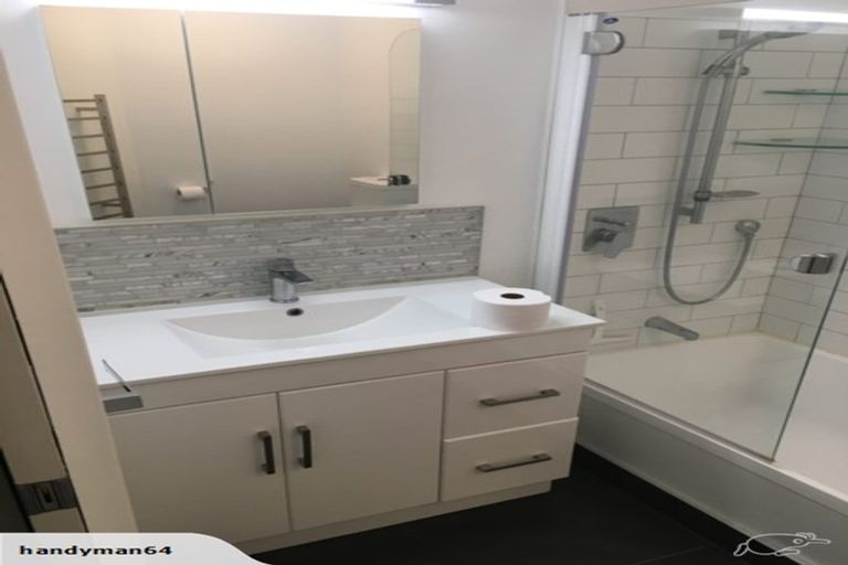 Photo of property in Luxford Villas, 115/72 Herald Street, Berhampore, Wellington, 6023