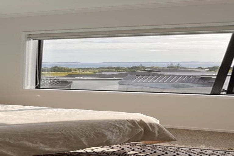 Photo of property in 71 Te Oneroa Way, Long Bay, Auckland, 0630