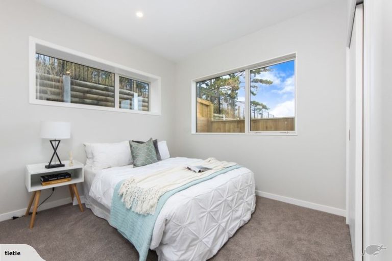 Photo of property in 10 Barrique Road, Kumeu, 0810