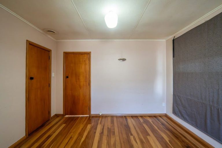 Photo of property in 27 Willis Street, Bader, Hamilton, 3206