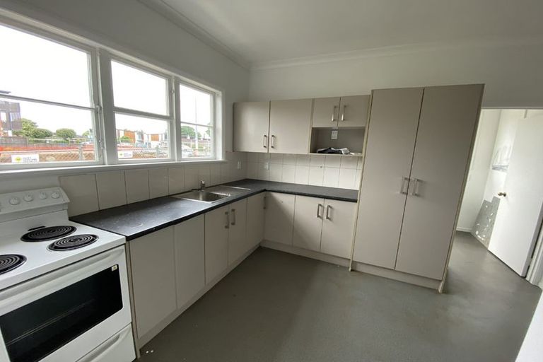Photo of property in 1/122 Saint George Street, Papatoetoe, Auckland, 2025