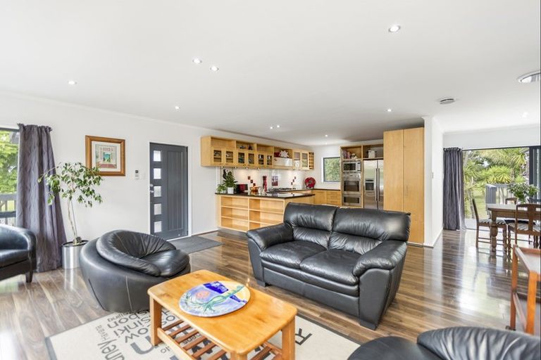 Photo of property in 39 Horseshoe Bush Road, Dairy Flat, Albany, 0794