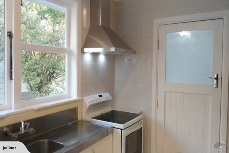 Photo of property in 44 Brandon Road, Glen Eden, Auckland, 0602