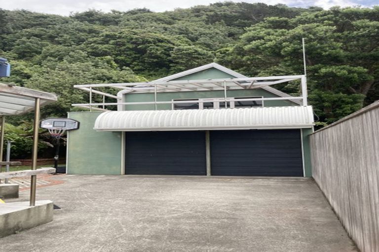 Photo of property in 133a Breaker Bay Road, Breaker Bay, Wellington, 6022