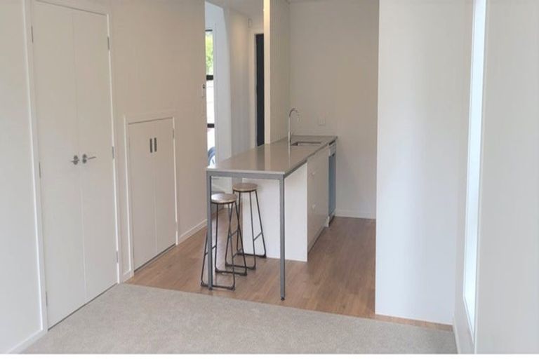 Photo of property in 11/27 Main Road, Wainuiomata, Lower Hutt, 5014