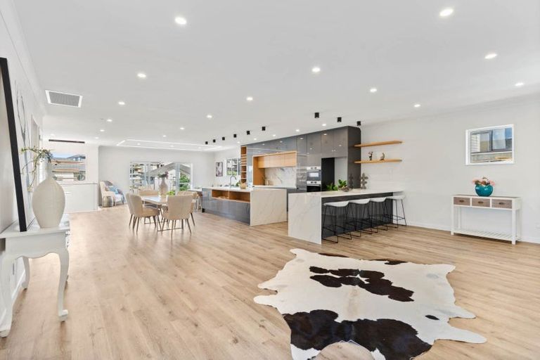 Photo of property in 35 Pacific Heights Road, Orewa, 0931