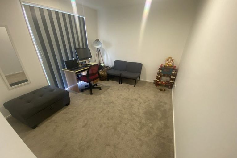 Photo of property in 1 Leatherwood Road, Takanini, 2110