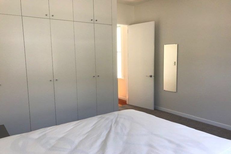 Photo of property in 114 Austin Street, Mount Victoria, Wellington, 6011