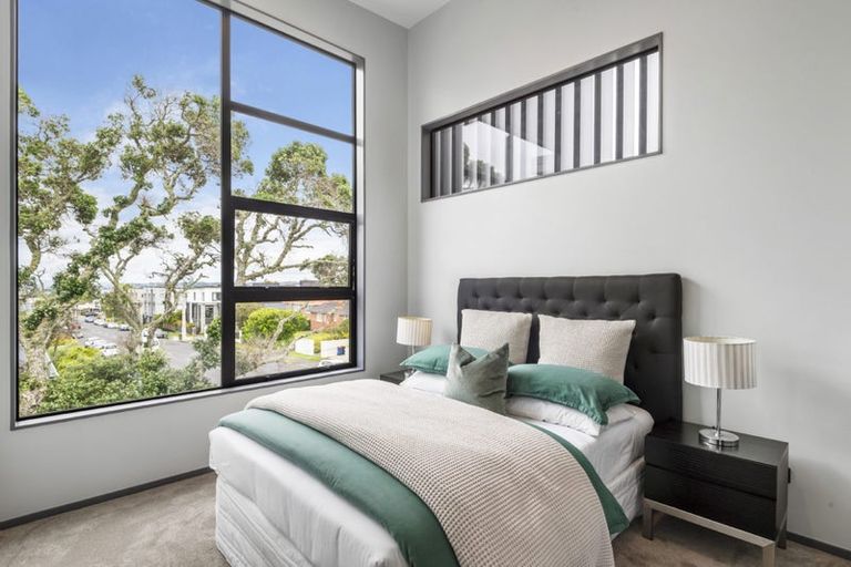 Photo of property in 2/33 Williamson Avenue, Belmont, Auckland, 0622