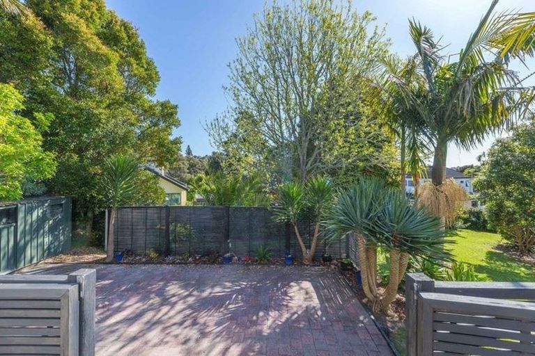 Photo of property in 2/26 Capilano Place, Glenfield, Auckland, 0629