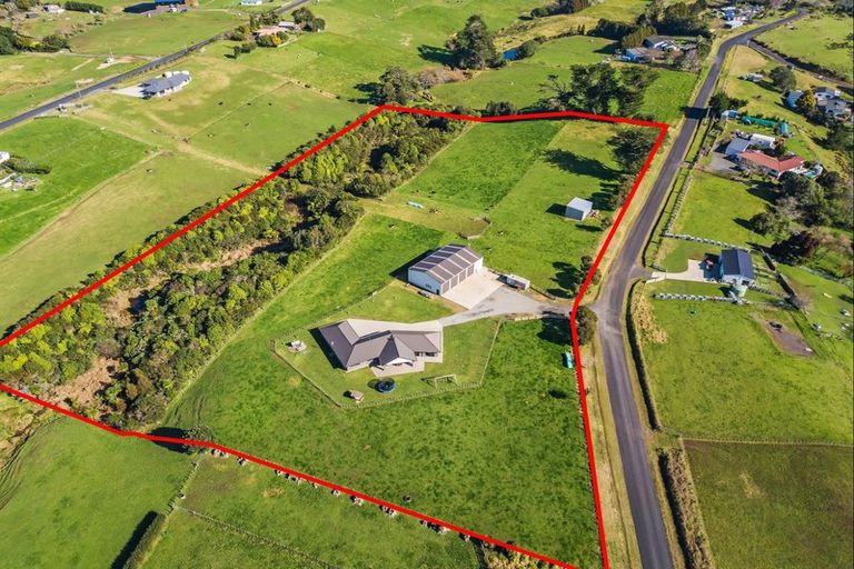 Photo of property in 115 Holmes Road, Waiuku, 2682