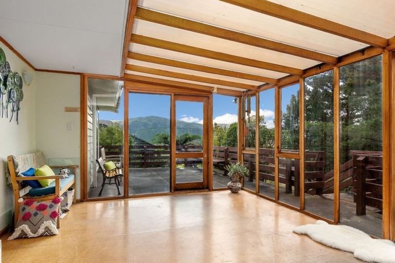 Photo of property in 15 Ecclesfield Grove, Silverstream, Upper Hutt, 5019