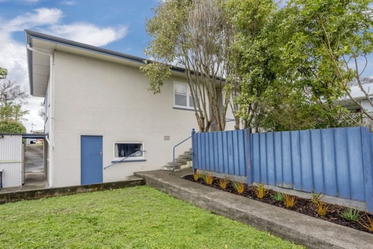 Photo of property in 8 Churchill Street, Levin, 5510