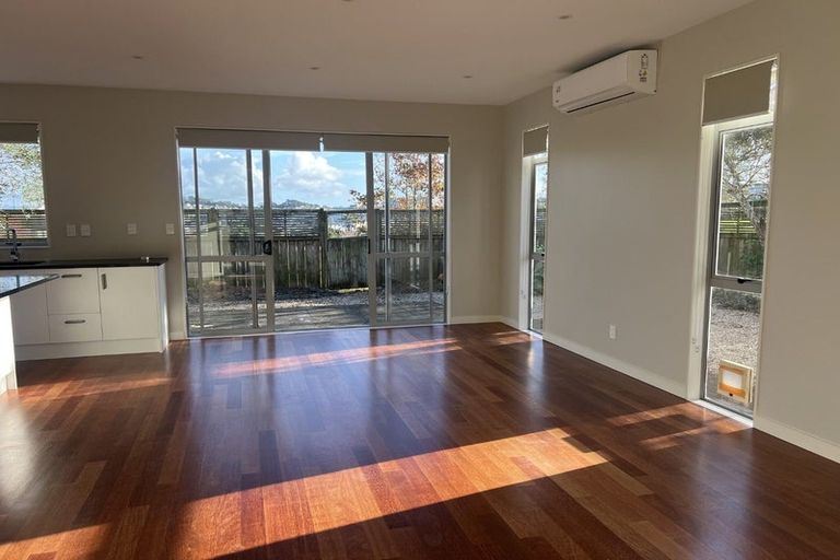 Photo of property in 10 Ballymore Drive, Pinehill, Auckland, 0632