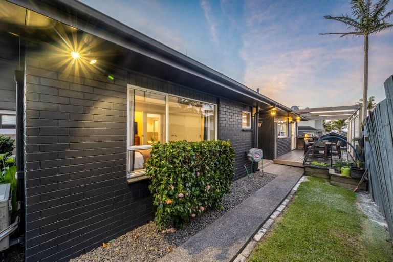 Photo of property in 32b Takutai Avenue, Bucklands Beach, Auckland, 2012