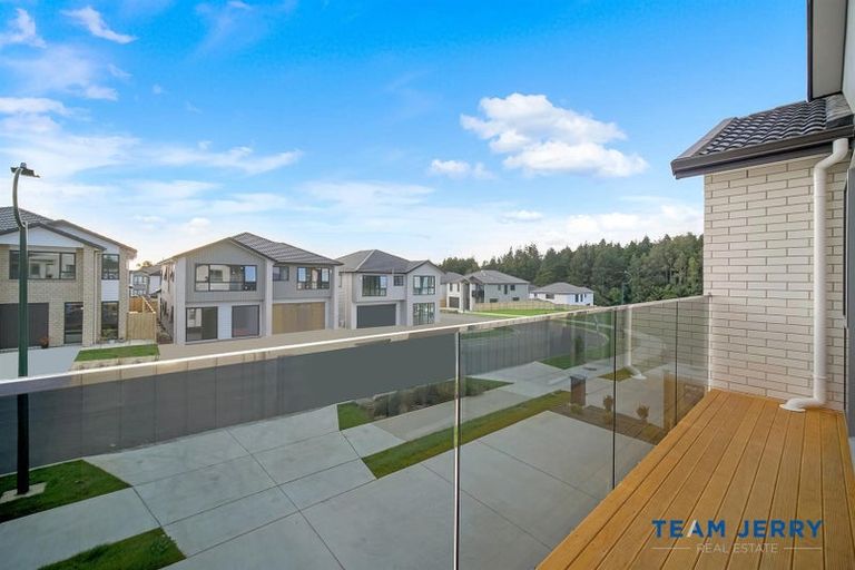 Photo of property in 21 Knockanara Drive, Flat Bush, Auckland, 2019
