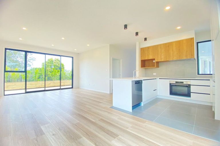 Photo of property in 296c East Coast Road, Forrest Hill, Auckland, 0620