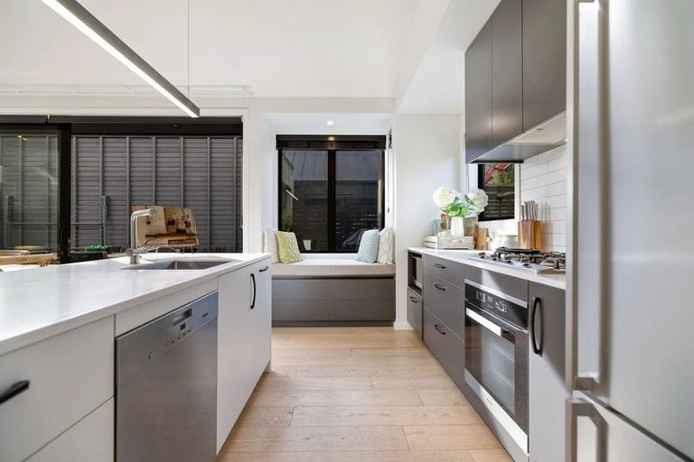 Photo of property in 2 Kotuku Lane, Hobsonville, Auckland, 0616