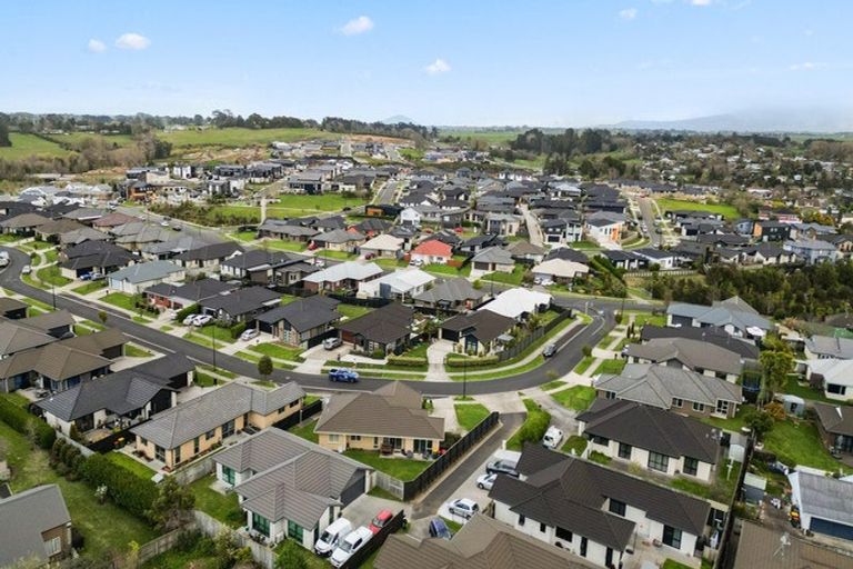 Photo of property in 19 Ladeira Place, Fitzroy, Hamilton, 3206