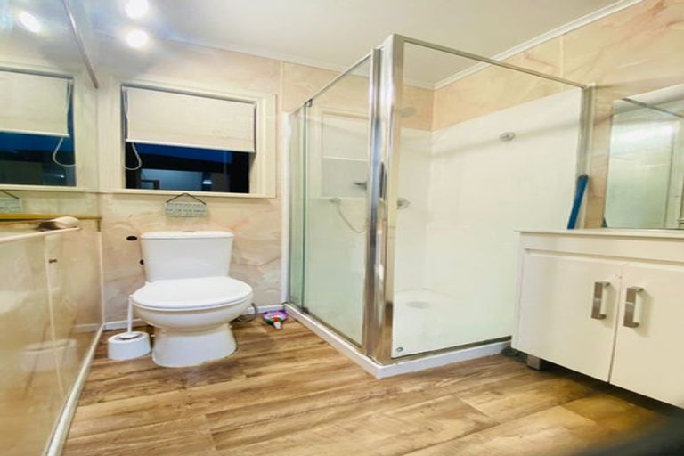 Photo of property in 65 Divich Avenue, Te Atatu South, Auckland, 0610