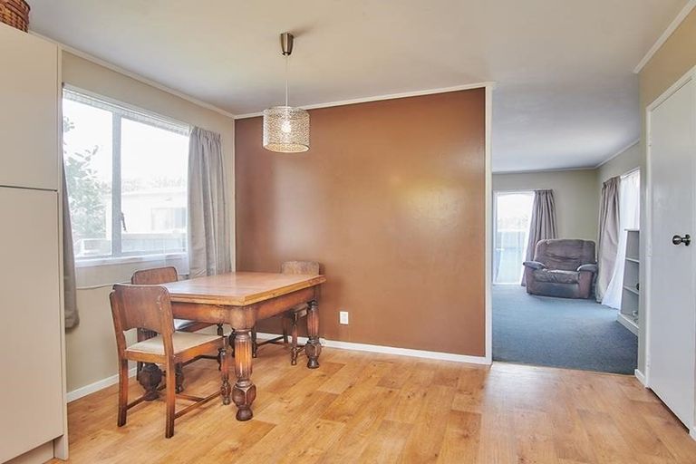 Photo of property in 14 Palmers Road, Clendon Park, Auckland, 2103