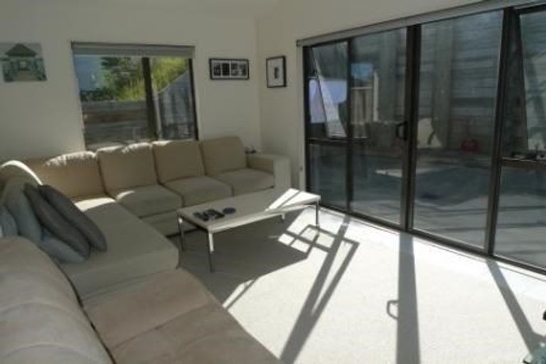 Photo of property in 6b Claverton Grove, Churton Park, Wellington, 6037