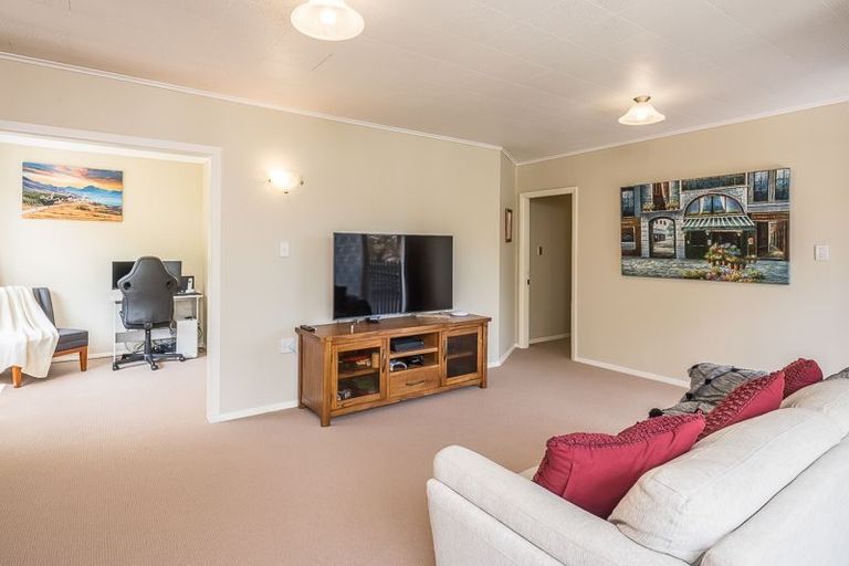 Photo of property in 178 Main Road South, Raumati South, Paraparaumu, 5032