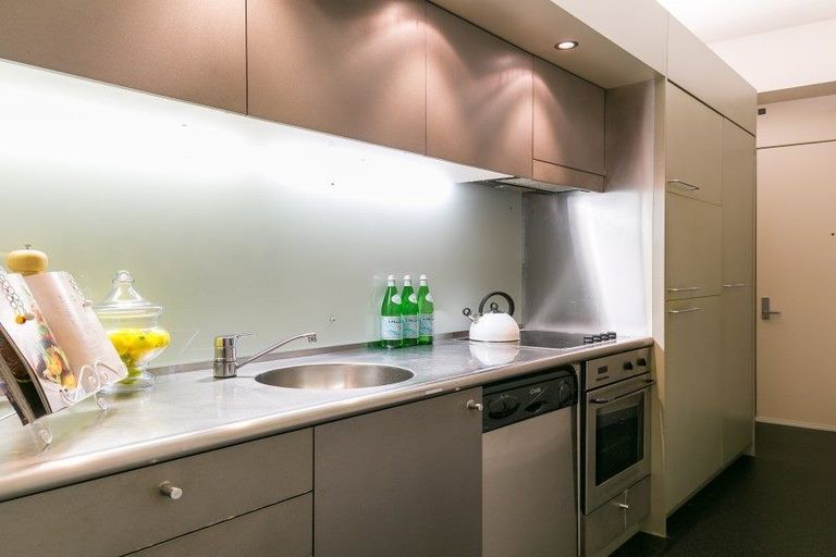 Photo of property in Gerondis Bldg Apartments, 107/60 Willis Street, Wellington Central, Wellington, 6011