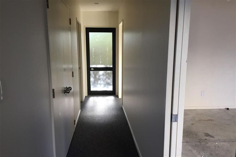 Photo of property in Lynn Park Terrace, 7/12 Ambrico Place, New Lynn, Auckland, 0600