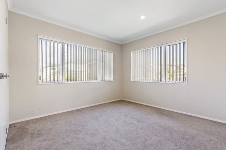 Photo of property in 8 Sauvignon Avenue, Ranui, Auckland, 0612