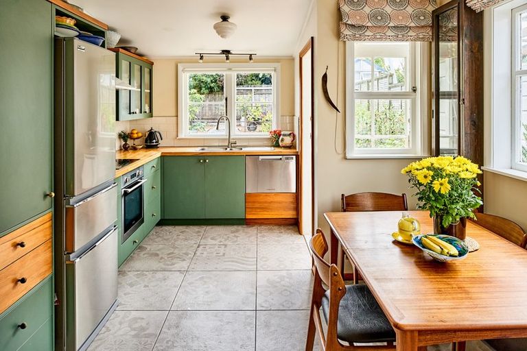 Photo of property in 21 Beach Street, Petone, Lower Hutt, 5012