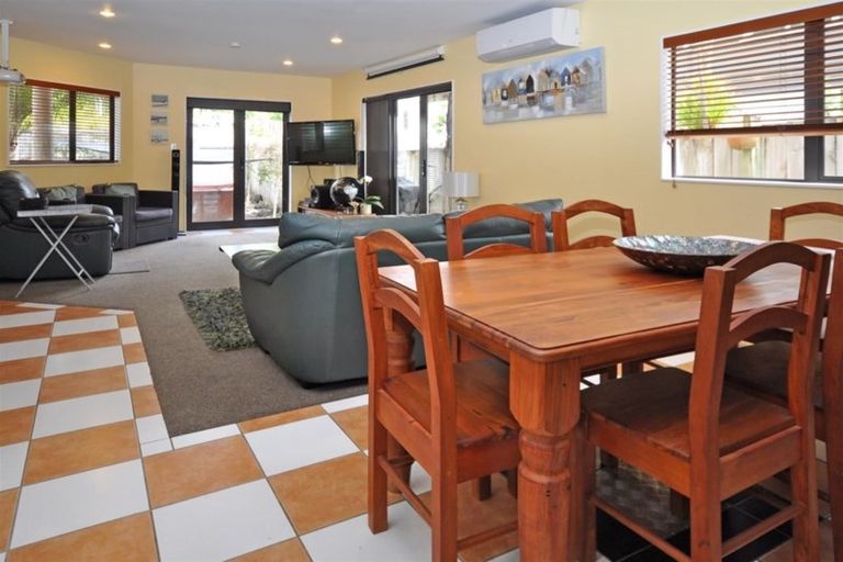Photo of property in 1/10 Marina Road, Torbay, Auckland, 0630