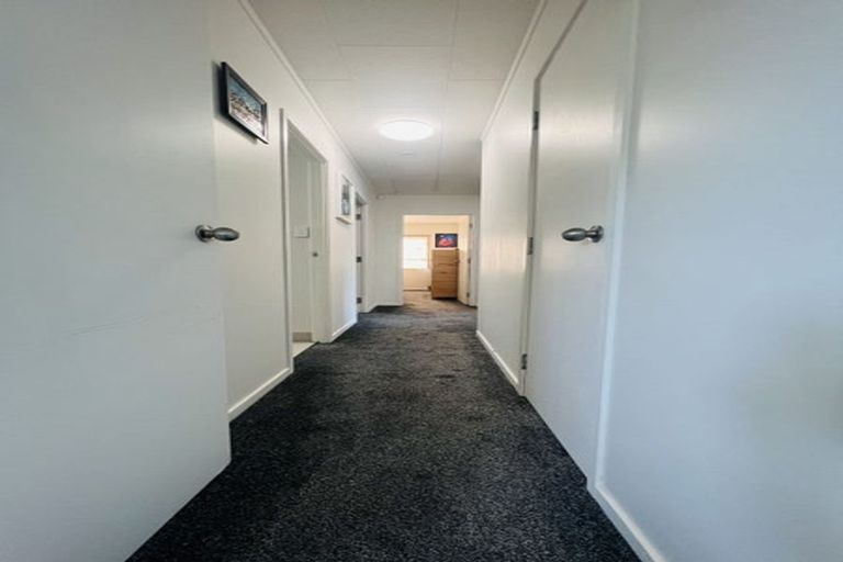 Photo of property in 391 Roscommon Road, Clendon Park, Auckland, 2103